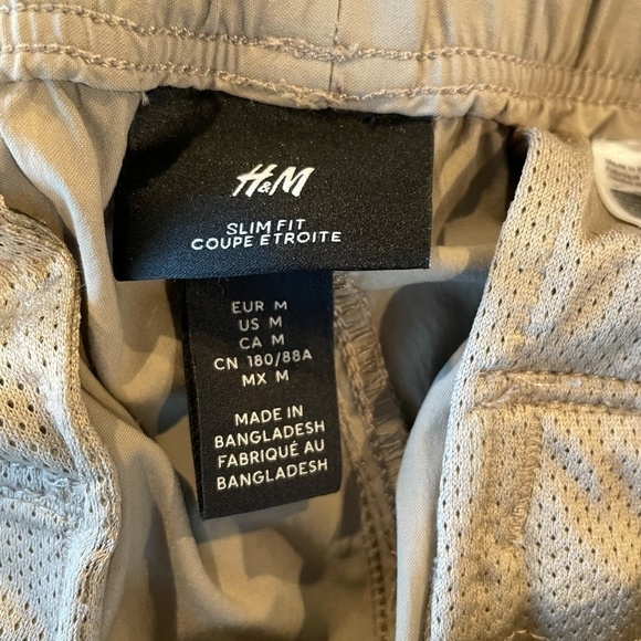 Tan Cargos - Picture 3 of 3